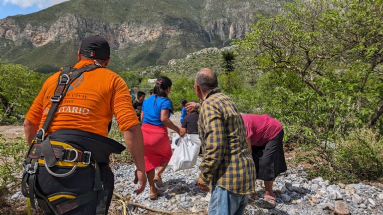 Lluvias en Nuevo León: Protección Civil rescata a más de 100 personas incomunicadas