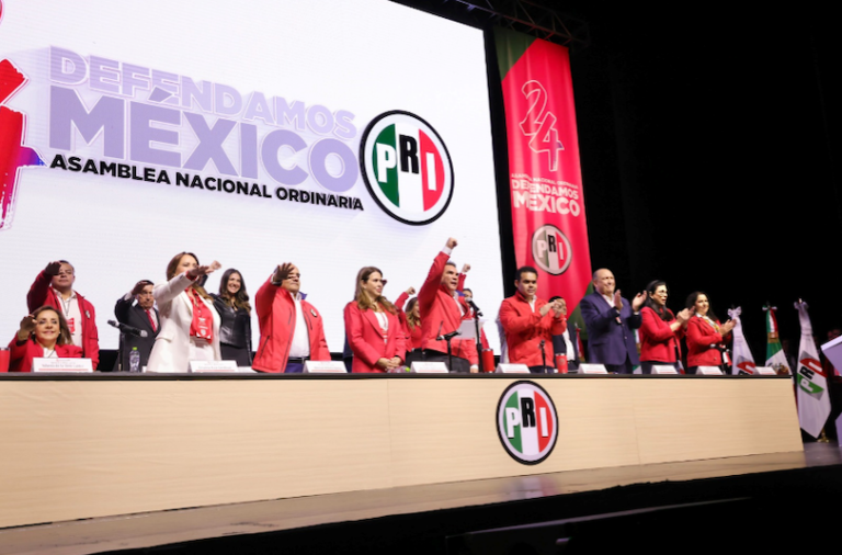 PRI avala reelección y aclama a ‘Alito’ como su líder