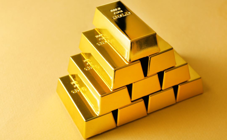 Precio del oro marca récord: dos mil 500 dólares por onza