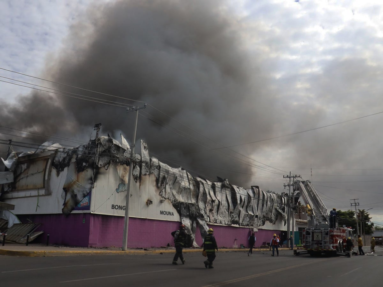Reportan incendio del Casino Royal Park en Culiacán y asesinan a mando