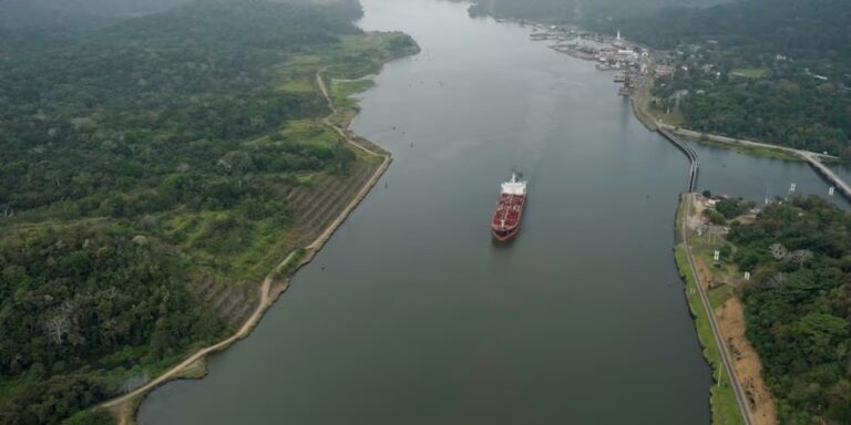 Canal de Panamá rechaza exención de tarifas para buques de EE.UU.