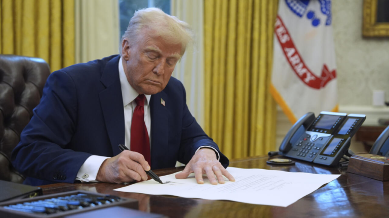 Trump impone aranceles del 25% al acero y aluminio