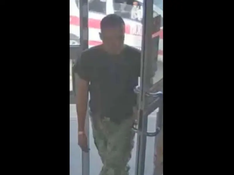 Soldado detenido tras cometer ocho atracos a tiendas Oxxo en Veracruz