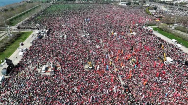 Protestas masivas en Estambul por el encarcelamiento del principal rival de Erdogan