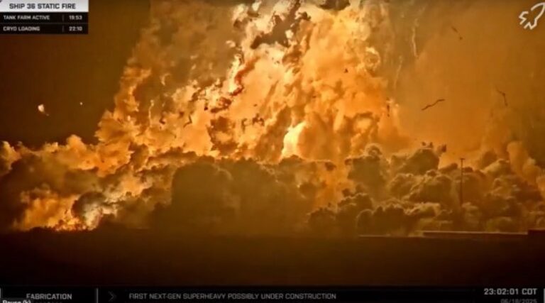 Explota cohete de SpaceX durante prueba en Texas; no hay lesionados.