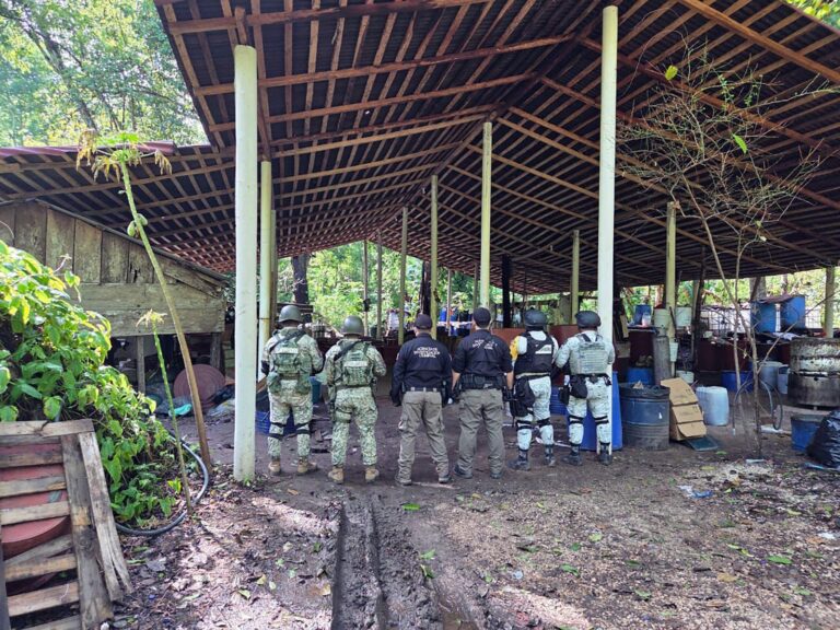 Decomisan casi una tonelada de metanfetamina en Chiapas y desmantelan laboratorio clandestino