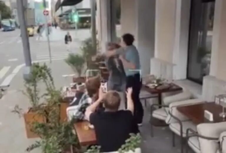 VIDEO Rechazo matrimonial desata agresión: hombre golpea a su pareja y video se vuelve viral