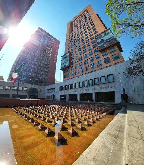 SRE emite alertas a mexicanos en Medio Oriente tras ataques a Irán