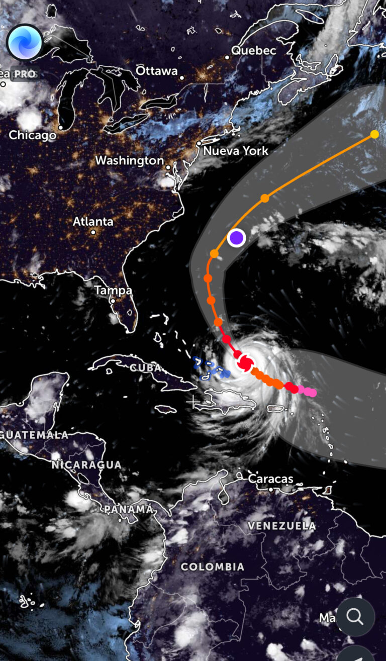Huracán Erin se intensifica frente a Bahamas y Bermudas