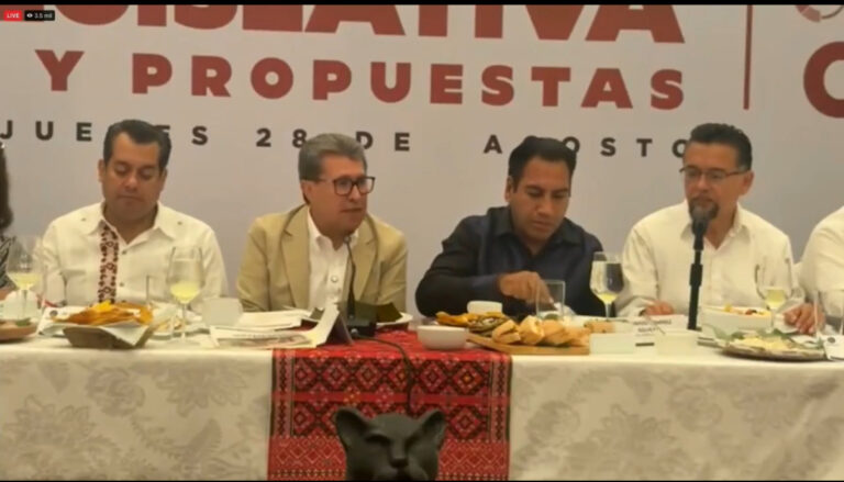 Monreal rechaza confrontación en la Permanente