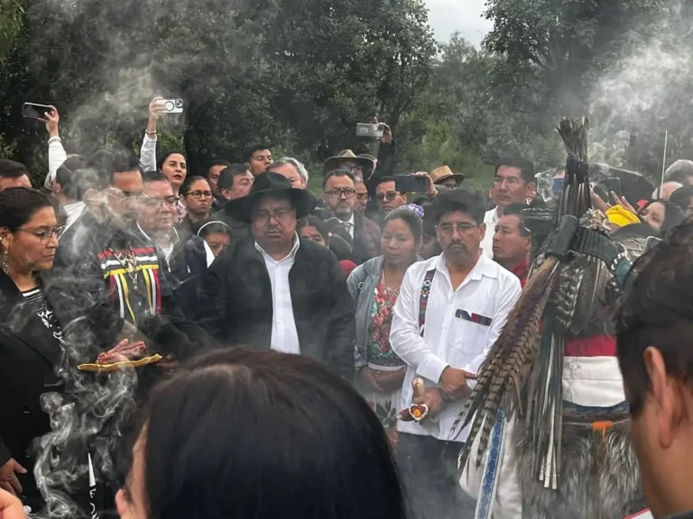Ministros de la nueva Corte reciben bastón de mando en Cuicuilco