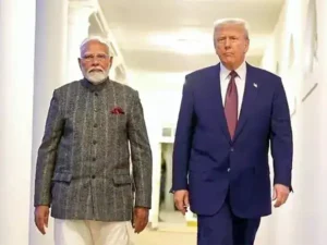 Trump arriba a India y plantea fin a reportes trimestrales