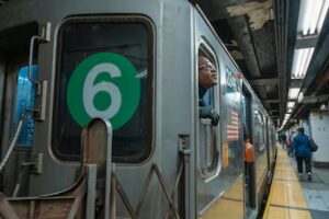 Slim ampliará la línea Q del metro de Nueva York para 110,000 usuarios diarios.
