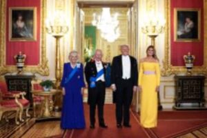 Trump y Melania, recibidos con gala en Windsor