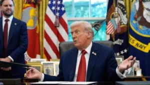 Trump impone aranceles: 100% a fármacos y 25% a camiones