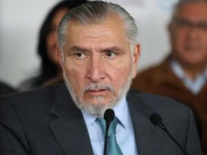 Adán Augusto López responde a acusaciones patrimoniales