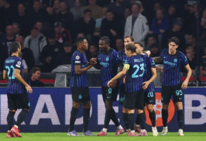 Thuram guía al Inter en Ámsterdam
