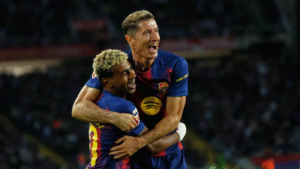El Barcelona sufre, pero vence 2-1 a la Real Sociedad y consolida el liderato en LaLiga