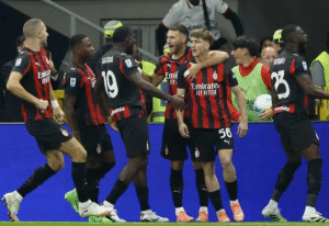 Pulisic guía al Milan al liderato de la Serie A con triunfo 2-1 sobre Napoli