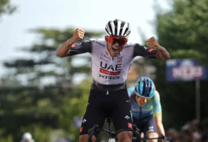 Isaac del Toro conquista el Trofeo Matteotti y firma un verano legendario en Italia