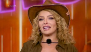 Sandra Itzel se despide de La Granja VIP: “Me voy en paz, pero con muchas máscaras descubiertas”