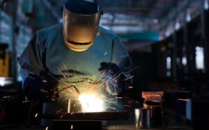 PIB mexicano cae 0.3% en el tercer trimestre por debilidad industrial: INEGI