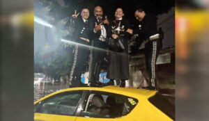 VIDEO | Mariachis atrapados en inundación de Iztapalapa terminan con pérdidas
