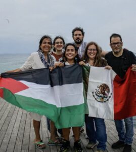 Mexicanas retenidas en barco rumbo a Gaza piden apoyo del gobierno