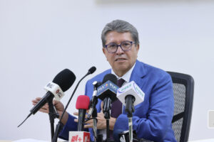 Monreal prevé corrección al transitorio de la Ley de Amparo
