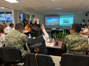 Evacúan comunidades costeras en Colima ante el avance del huracán “Priscilla”