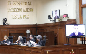Admiten amparo de Elektra por deuda fiscal