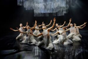 Unen la danza ancestral coreana con la tecnología 3D