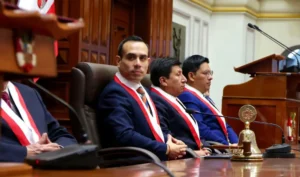 José Jerí asume la presidencia de Perú tras destitución de Boluarte