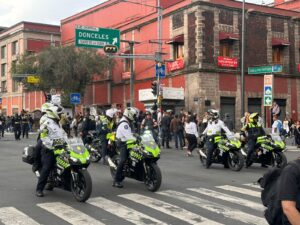 Inicia marcha del 2 de octubre rumbo al Zócalo
