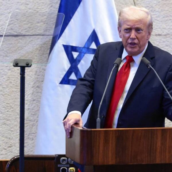 Trump celebra liberación de rehenes y promete una “era dorada” para Israel y Medio Oriente