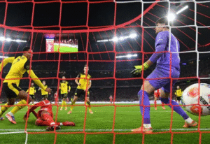 Bayern Múnich vence al Borussia Dortmund 2-1 y mantiene paso perfecto en la Bundesliga