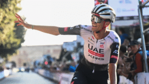 Isaac del Toro arrasa en Ensenada y se corona campeón nacional contrarreloj