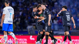 Cruz Azul vence 2-0 a Monterrey y se mete de lleno a la pelea por la cima
