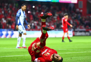 Toluca empata 2-2 con Pachuca y preocupa la lesión de Alexis Vega