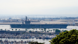Accidente con un portaaviones de EU: avión y helicóptero del USS Nimitz se estrellan en el Mar de China
