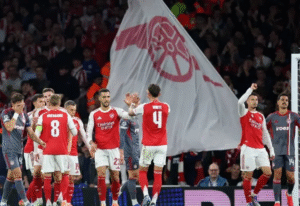 El Arsenal mantiene paso perfecto tras vencer al Olympiacos 2-0