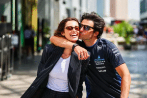 Carlos Sainz Jr. critica a la F1 por priorizar famosos y parejas en lugar de la acción en pista