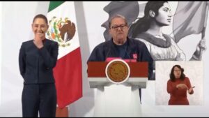 Taibo se erige en juez de la calidad literaria de escritoras