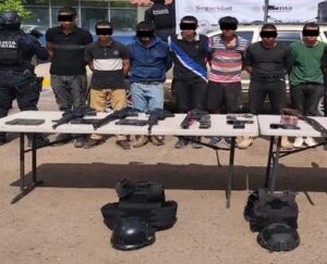 En Sinaloa aprehenden a 18 relacionados con Los Chapitos