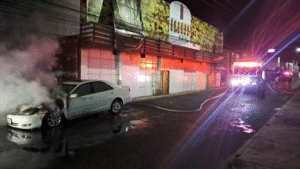 Cinco muertos tras ataque armado e incendio en club nocturno de Puebla