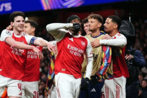 Arsenal vence 3-1 al Bayern Munich y acaba con su racha perfecta en Champions