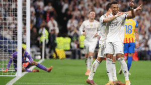 Real Madrid arrasa 4-0 al Valencia con doblete de Mbappé en el Bernabéu