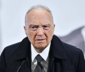 Gertz presenta renuncia