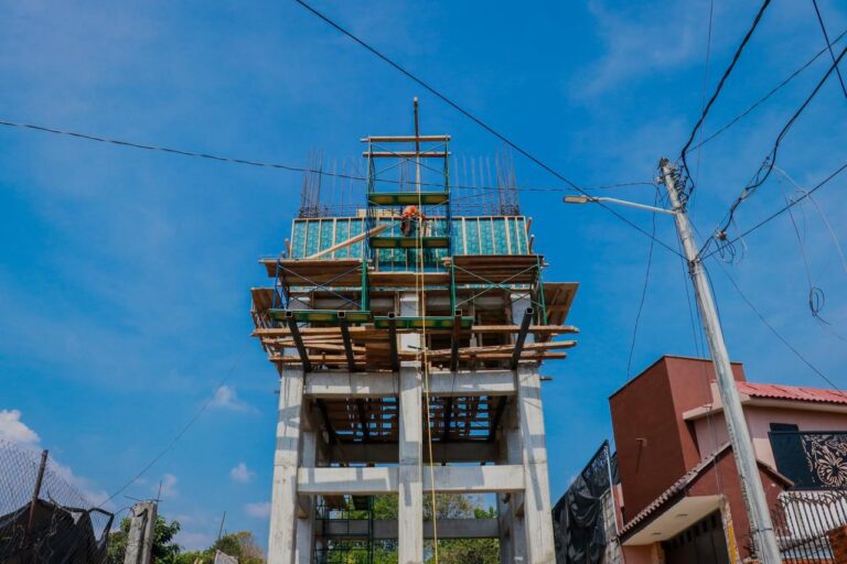 Nuevo tanque elevado fortalece abasto de agua en Chamilpa