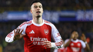 Arsenal vence 0-3 a Brujas y Martinelli rompe récord en Champions